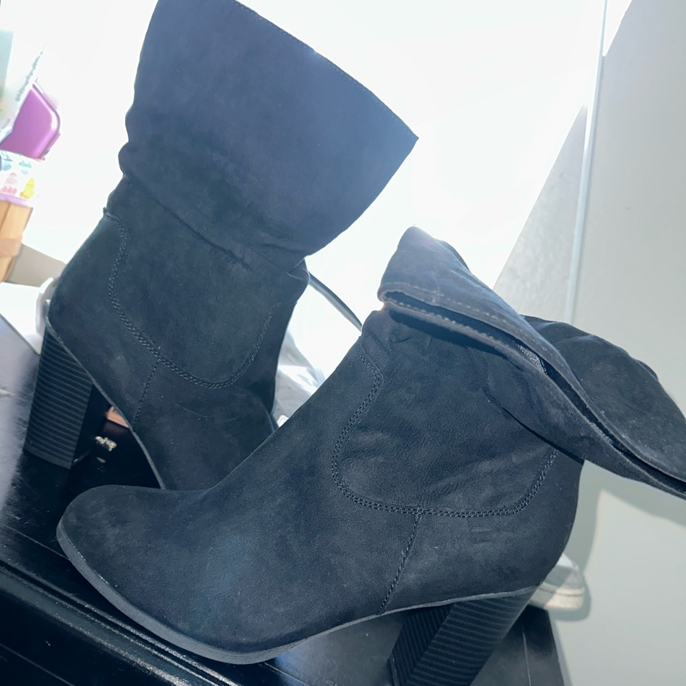 Black heels!